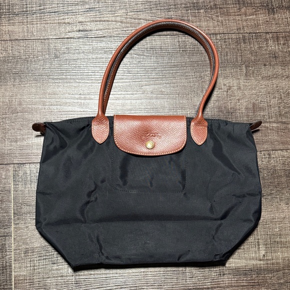 Longchamp Handbags - Longchamp Le Pliage Black Tote